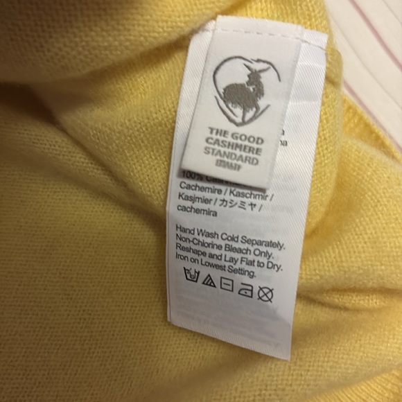 Light yellow J. Crew cashmere sweater oversized fit - Picture 5 of 9